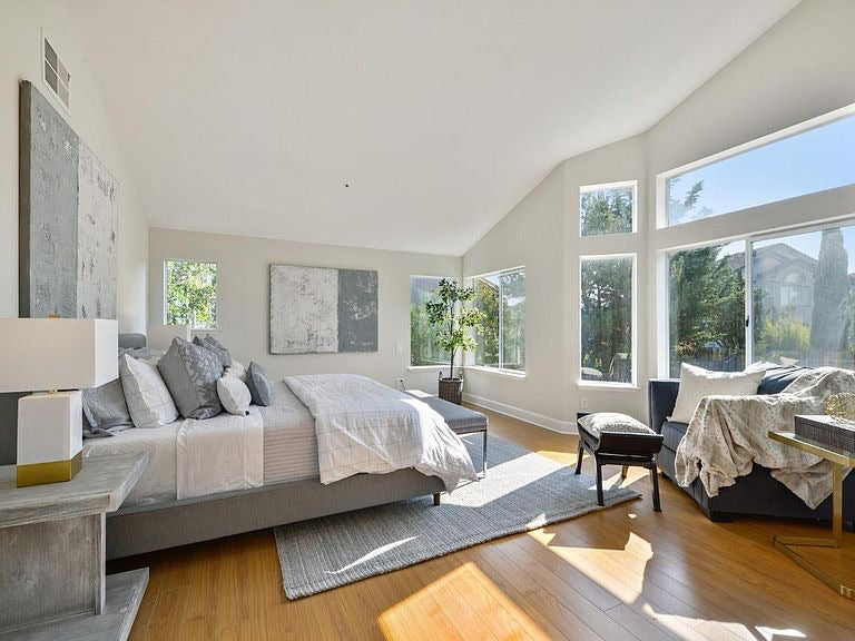 Staging-50 Lakewood Cir, San Mateo, CA 94402