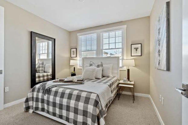 Staging-20 Madison #203