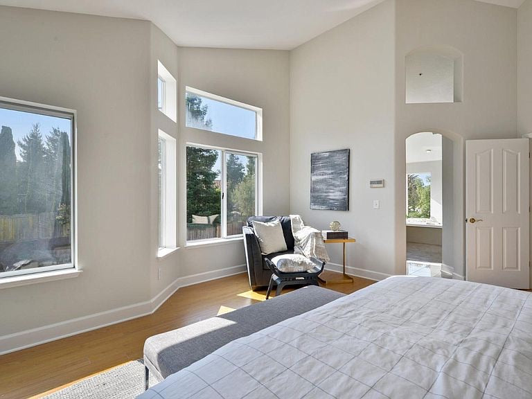 Staging-50 Lakewood Cir, San Mateo, CA 94402