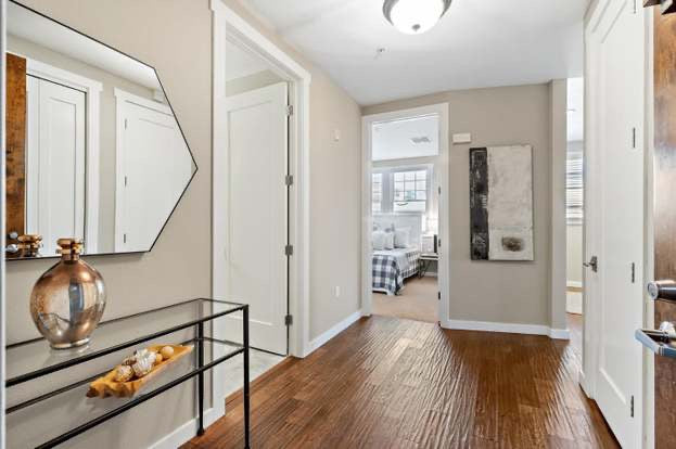 Staging-20 Madison #203