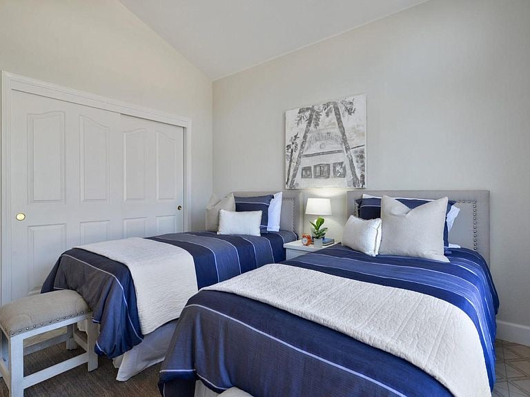 Staging-50 Lakewood Cir, San Mateo, CA 94402